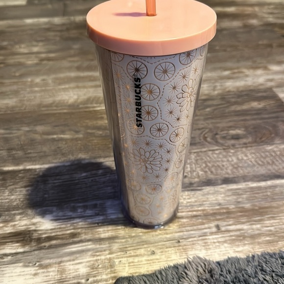 Starbucks cup - Picture 2 of 2